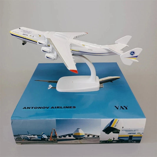 Avión en miniatura para decoración.